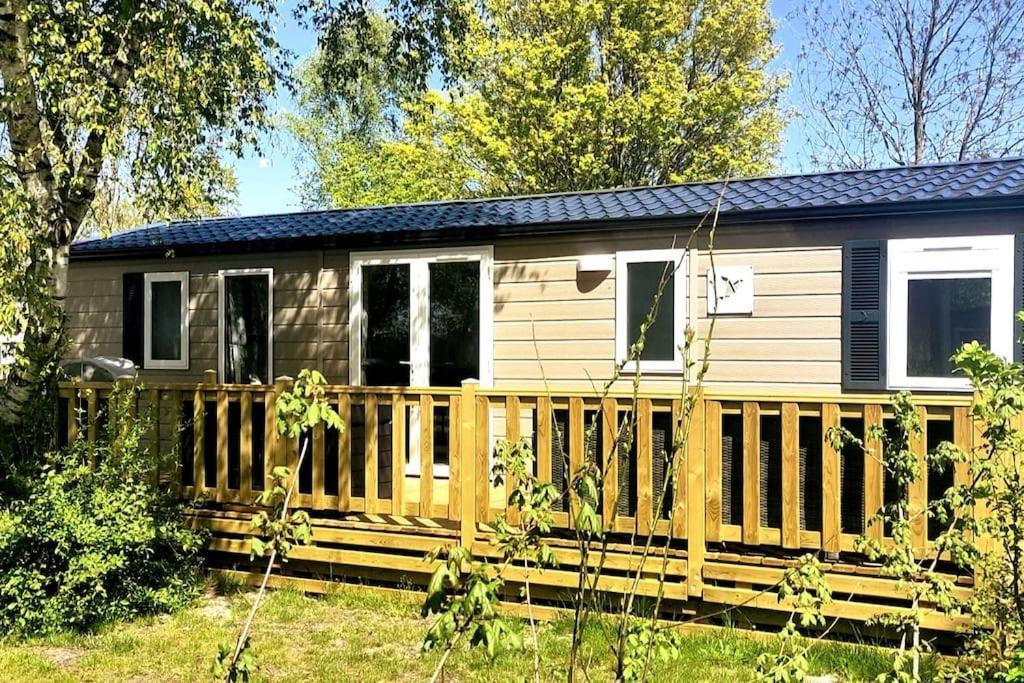 Modern On Side Holiday home